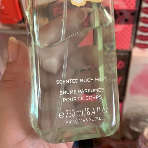 Victoria’s Secret Tease Please - Picture 4 of 4